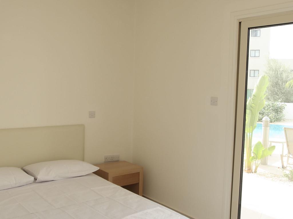 Athena Beach Villas Protaras Esterno foto
